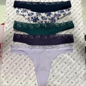 Victoria’s Secret Thong Pack